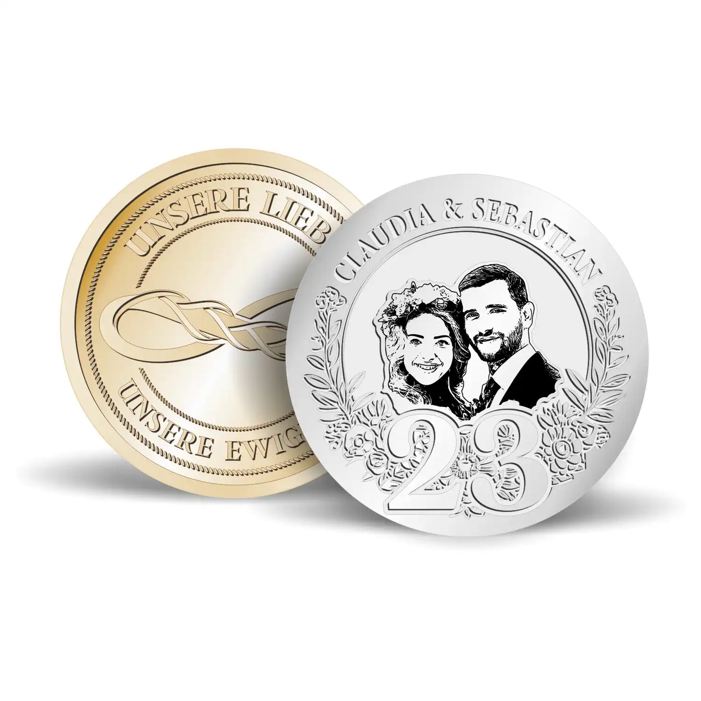 Vorder- und Rückseite der personalisierten Münzen zur 23. Hochzeitstag in Gold und Silber.