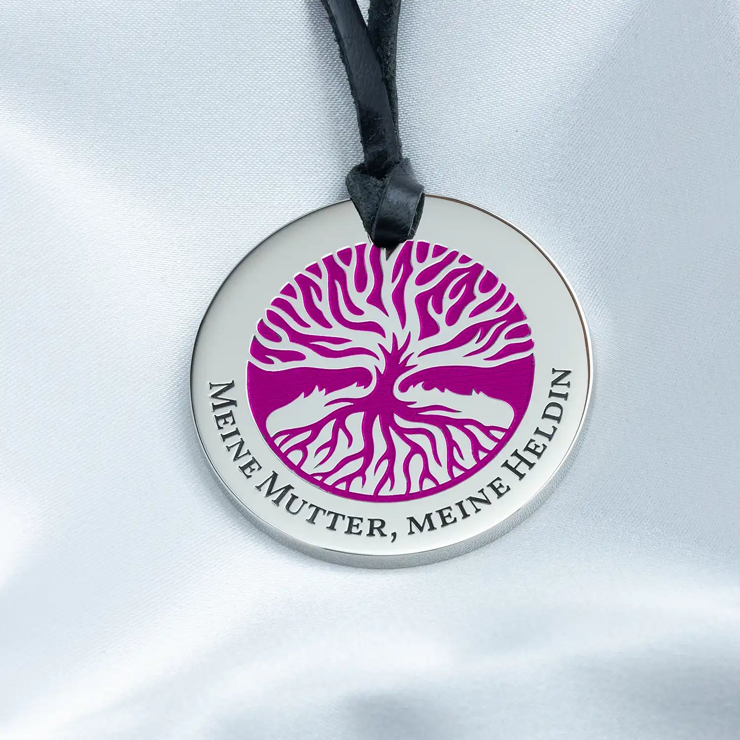 Lebensbaum Medaillon: Ein liebevolles Geschenk, das von Herzen kommt