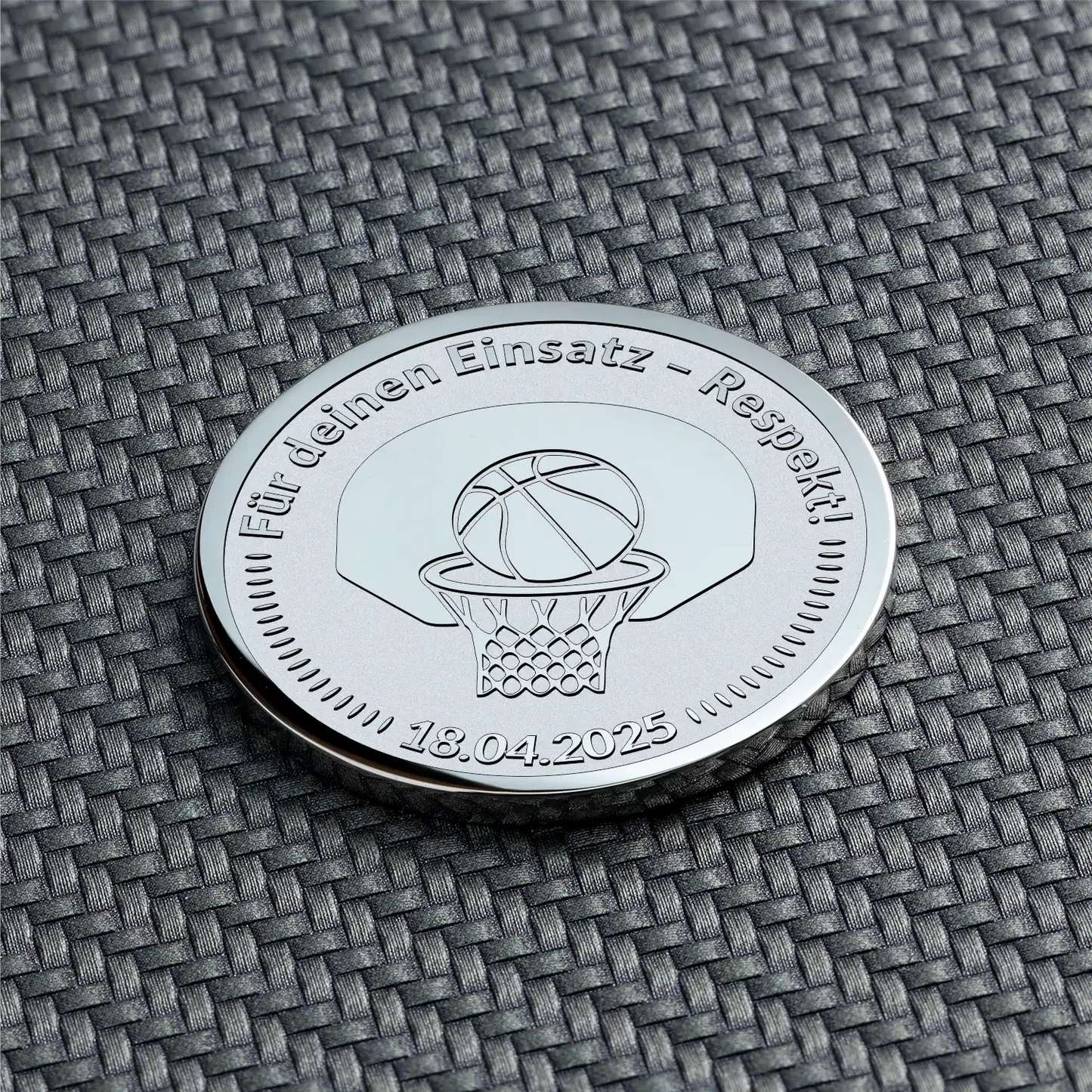 Silberne personalisierte Münze mit Basketballkorb und Datum graviert