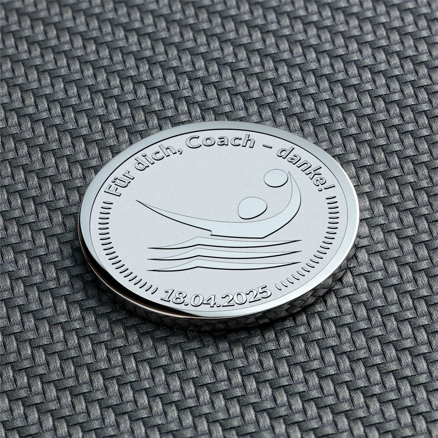 Silberne personalisierte Münze mit Wasserball-Symbol und Datum graviert