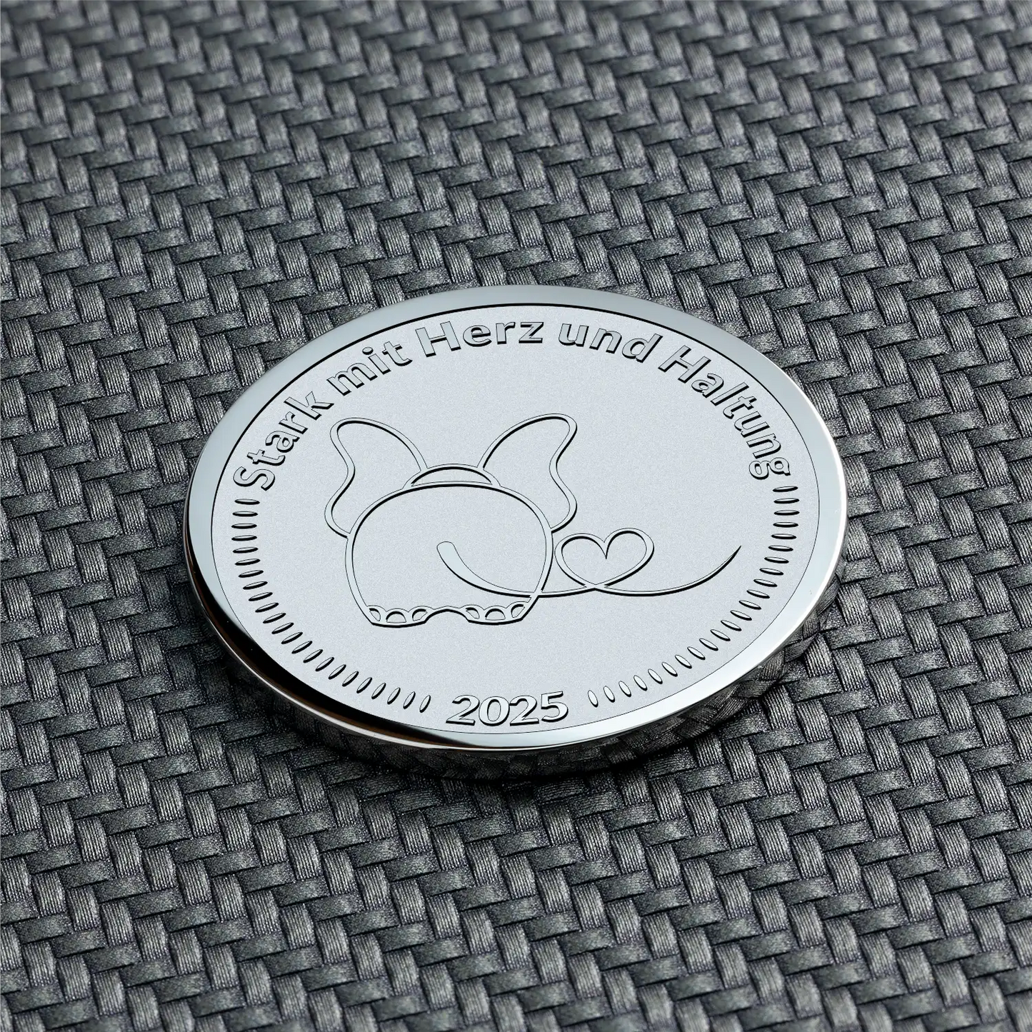 Gravierte Münze mit Elefantensymbol und Frauenporträt