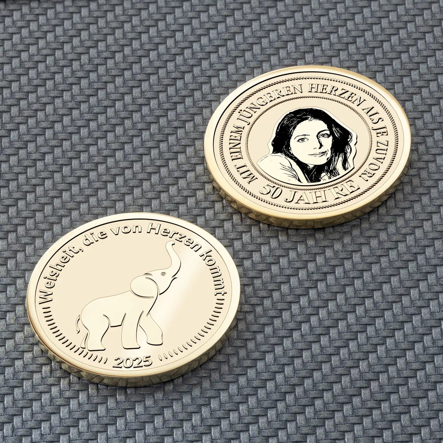 Personalisierbare Münze mit Elefant und Gravur „Weisheit, die von Herzen kommt“