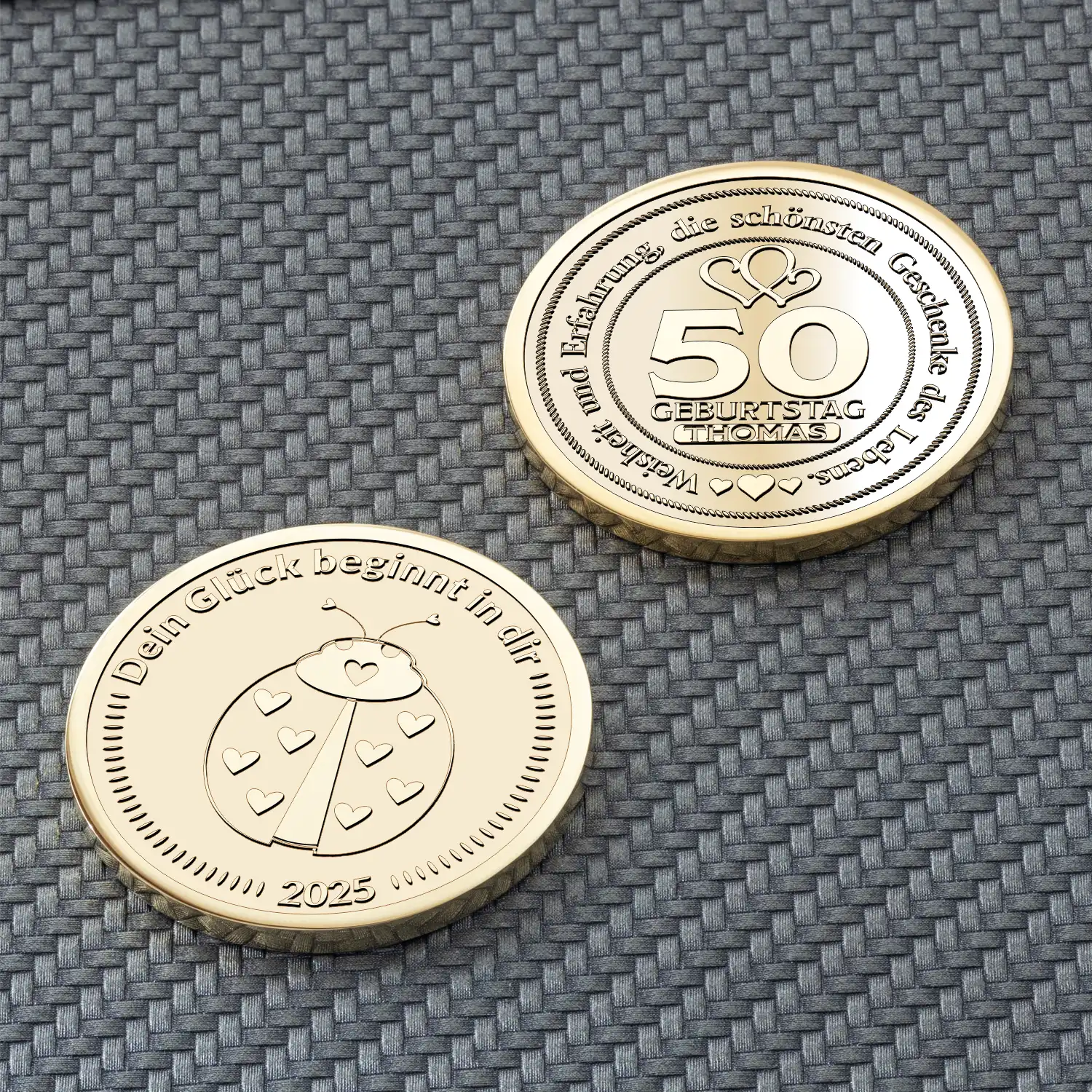 Gravierte Münze mit Marienkäfer und Text „Dein Glück beginnt in dir“