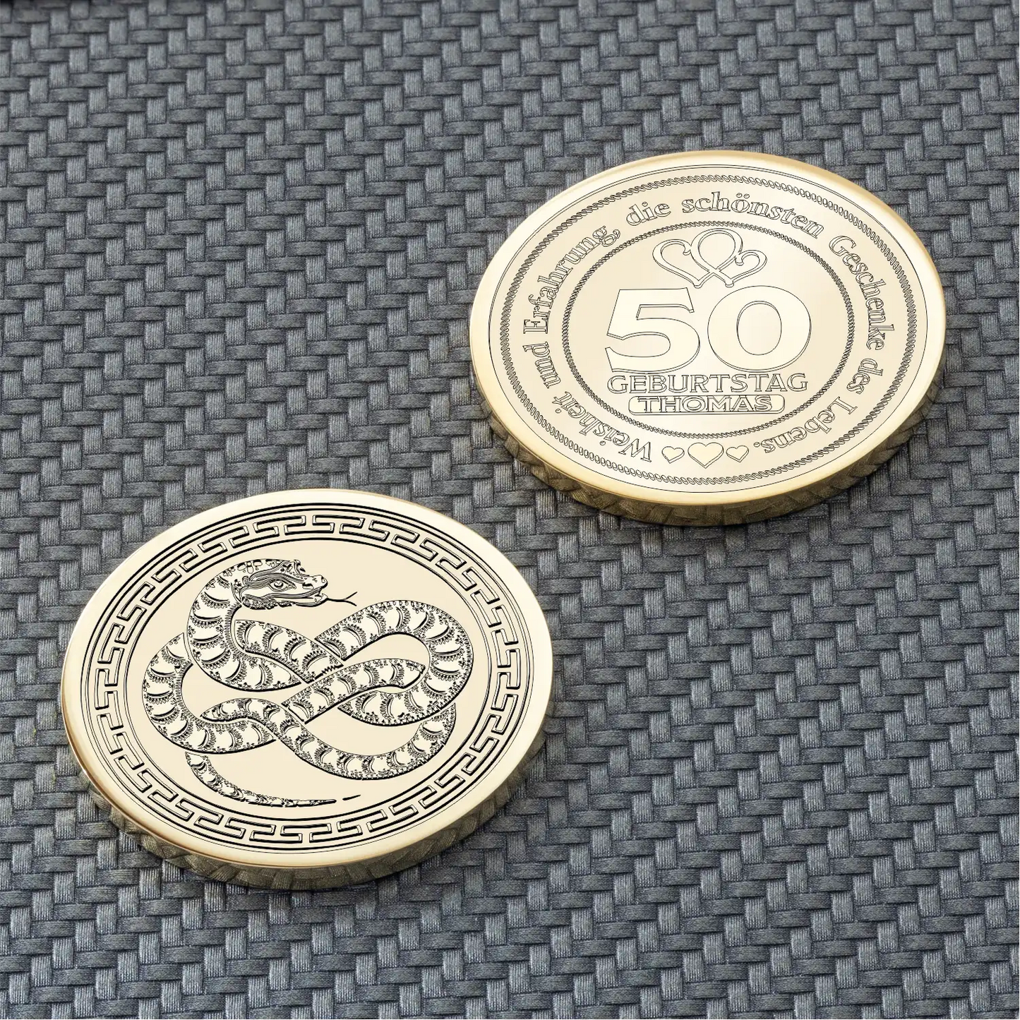 Silberfarbene Schlangen-Münze mit Gravur und individueller Vorderseite