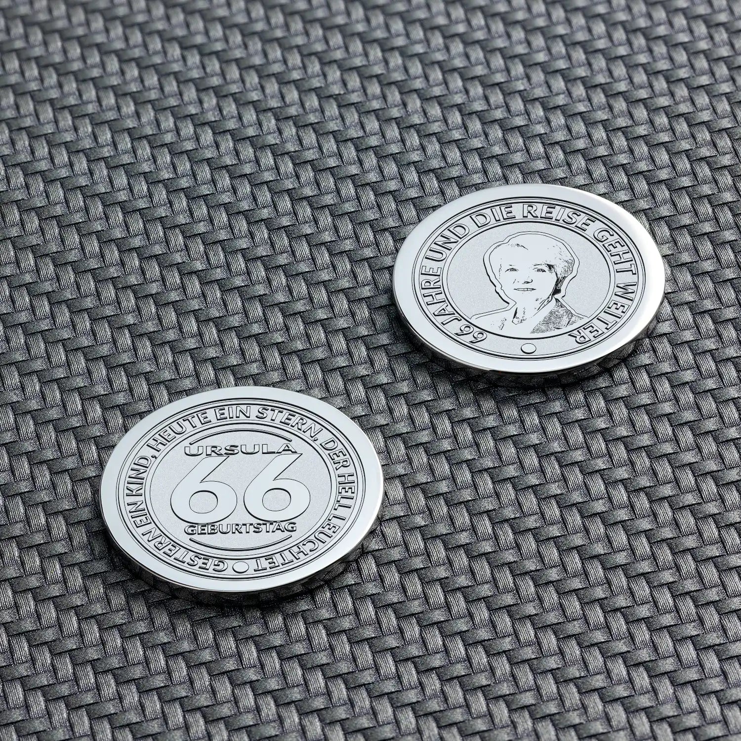 Für sie und ihn: Personalisierte Münze als Geschenk zum 66.
