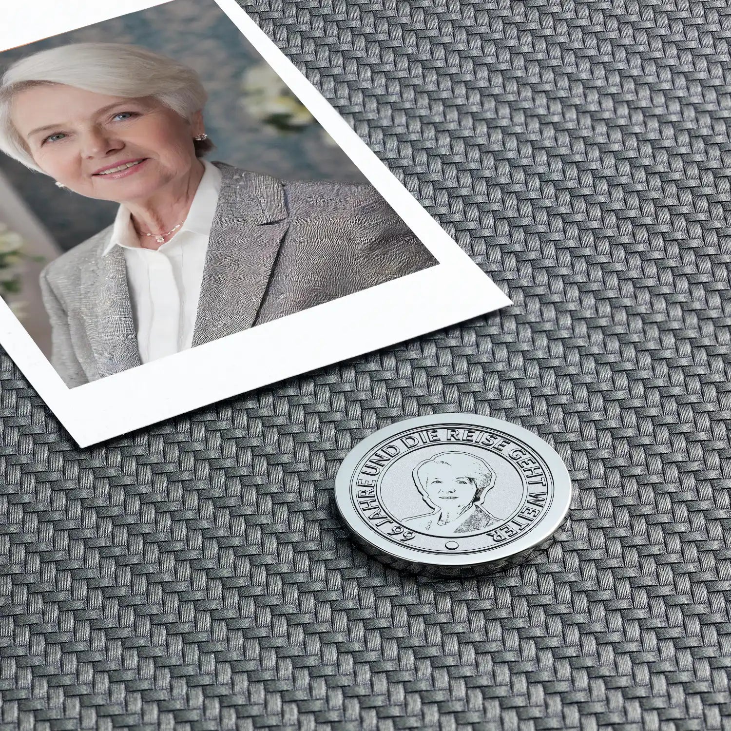 66. Geburtstag Geschenk: Individuell gestaltete Jubiläumsmünze