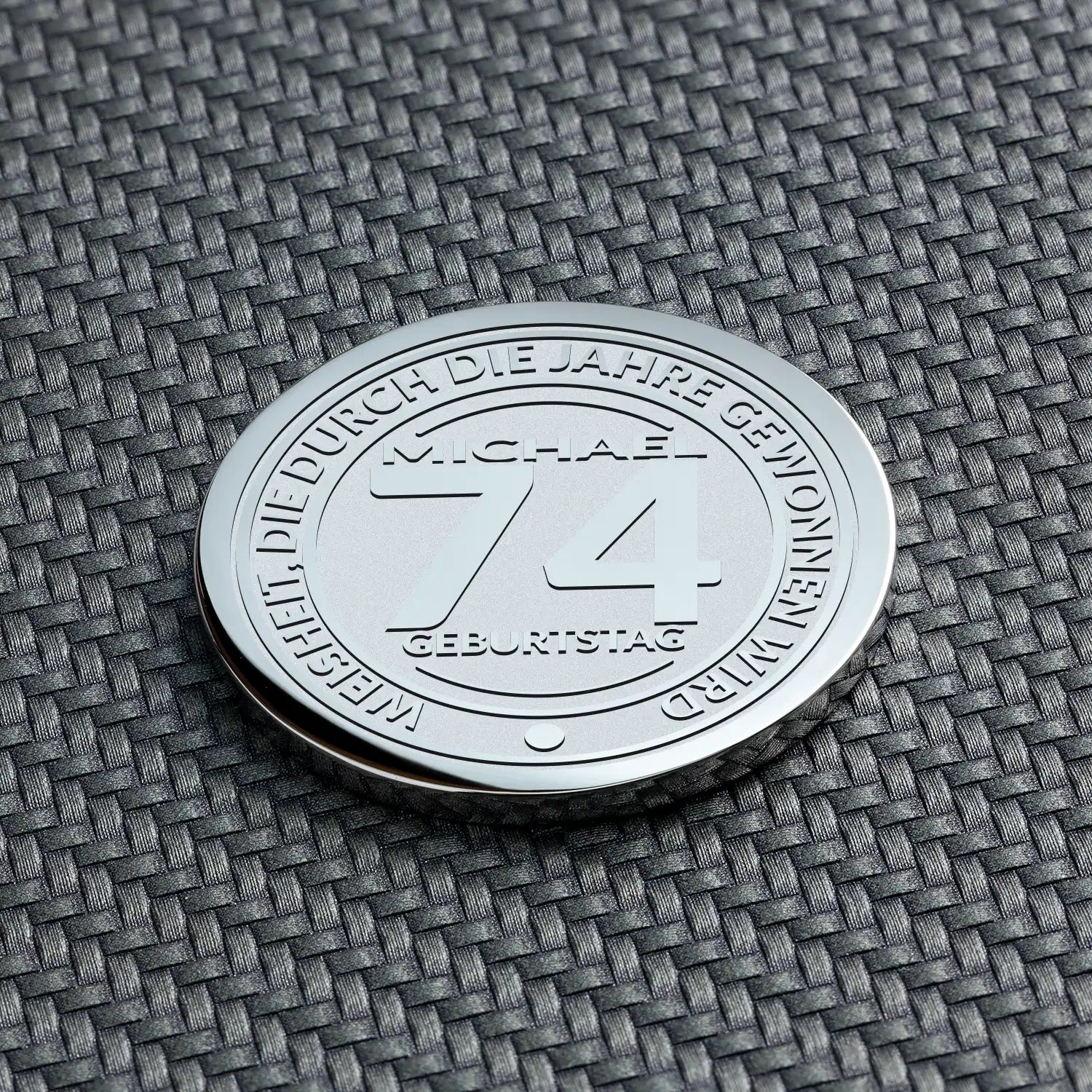 Personalisierte Geburtstagsmünze zum 74. - Ein Unikat als Geschenk | seQua.Shop