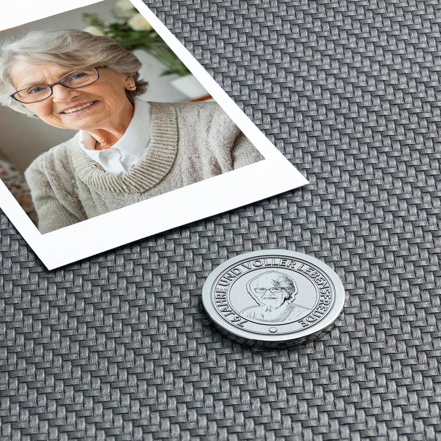 Geschenkidee zum 76. Geburtstag: Personalisierte Porträtmünze - Jetzt gestalten