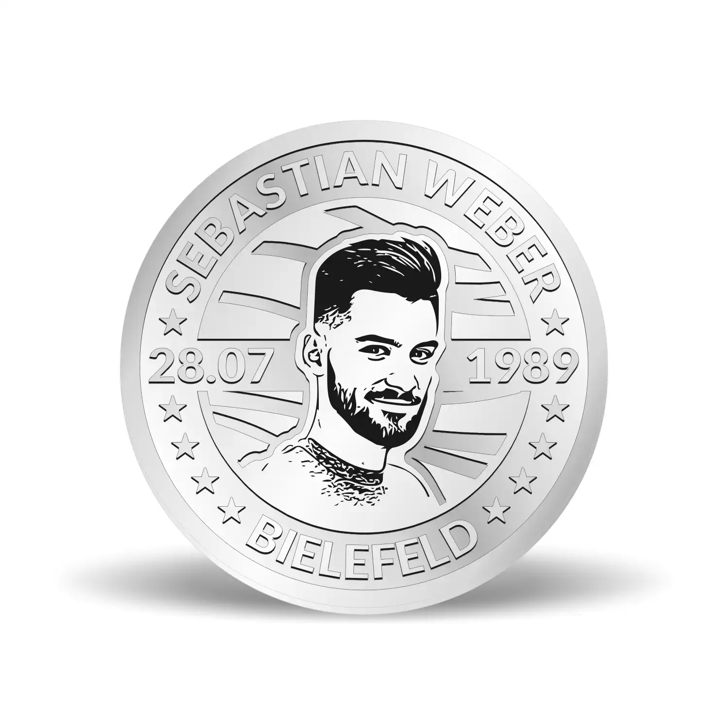 Diese Silbermünze zeigt ein detailliertes Porträt der abgebildeten Person sowie ihr Geburtsdatum. Ideal als personalisiertes Geschenk für besondere Anlässe wie Geburtstage oder Jubiläen.