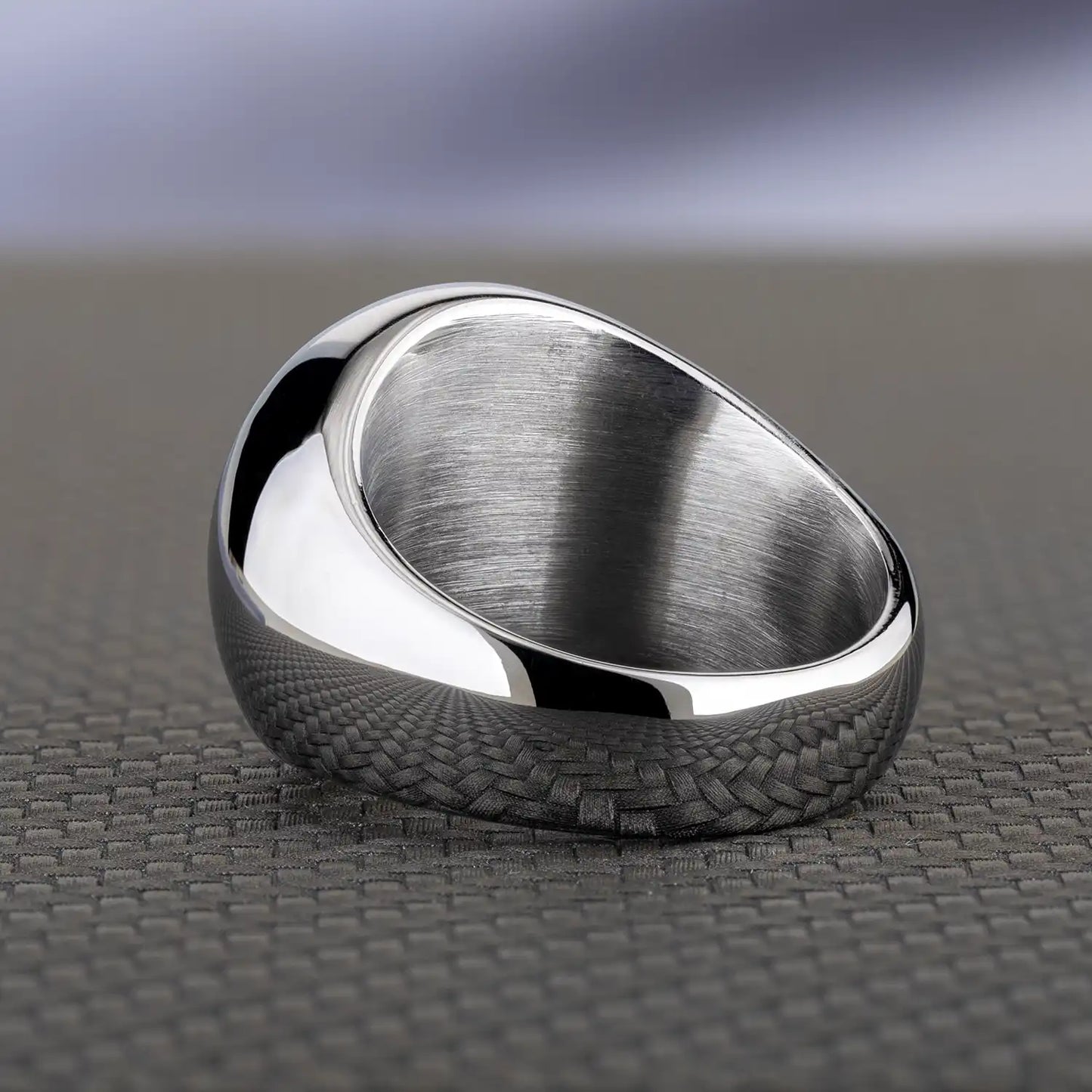 Edelstahl Siegelring mit individueller Gravur – Datum im Innenring graviert, perfektes Geschenk für besondere Anlässe.