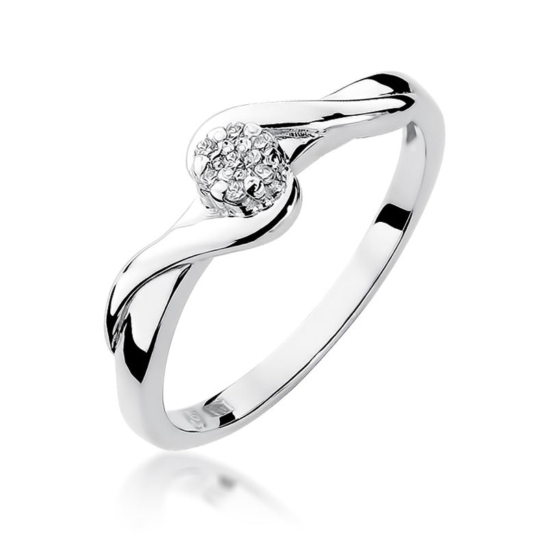Ein eleganter Verlobungsring aus Weißgold 585 mit einer geschwungenen Form. Der Ring ist mit sieben Diamanten in einer Cluster-Fassung verziert, die für ein funkelndes Highlight sorgen.