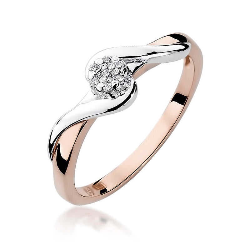 Ein weiteres Seitenprofil des Verlobungsrings aus Weißgold 585, diesmal in einer komplett weißen Variante. Die Cluster-Fassung der sieben Diamanten ist gut sichtbar, ebenso wie die geschwungene Form des Rings.