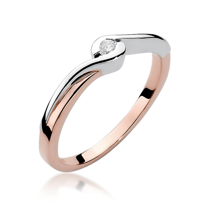 Verlobungsring aus 585er Roségold mit einem Diamanten, seitliche Ansicht.