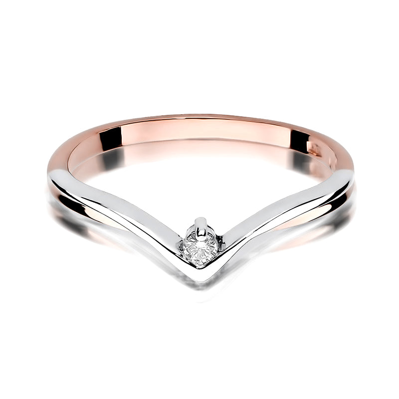Zweifarbiger Verlobungsring aus rosé-goldenem Gold 585 mit einem runden Diamanten, der am Finger getragen wird.