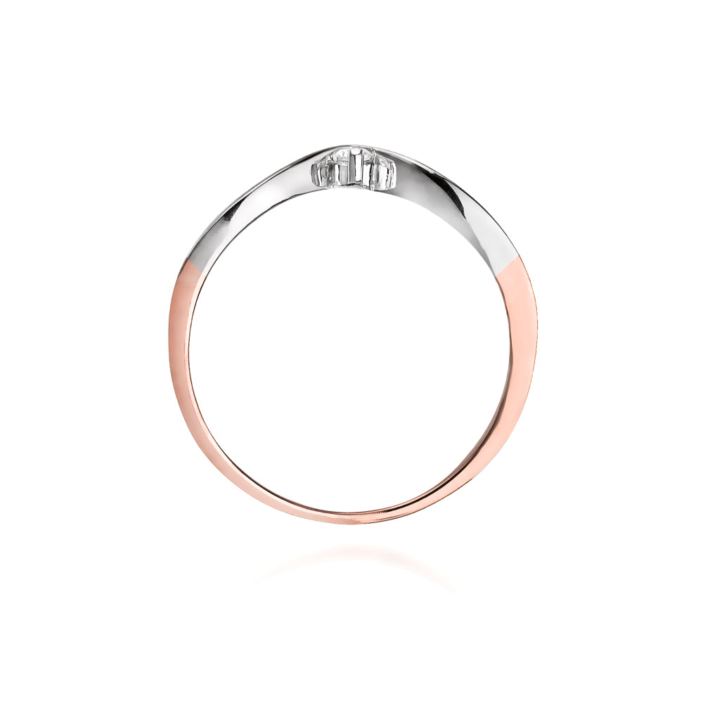Eleganter Verlobungsring aus weißem Gold 585 mit einem runden Diamanten von 0,04 ct, schräg von der Seite betrachtet.