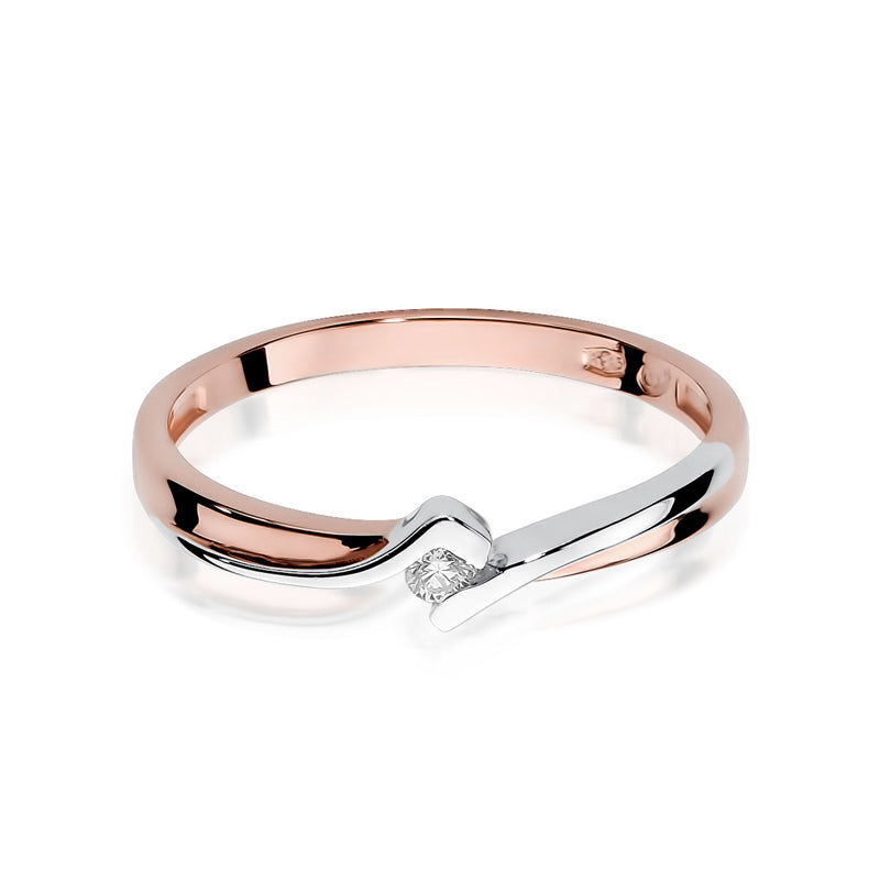 Ein eleganter Verlobungsring aus Roségold mit einem 0,04ct Diamanten. Der Ring zeigt eine Kombination aus glänzendem Roségold mit einem zentralen Diamanten, der in einem einzigartigen Design gefasst ist.
