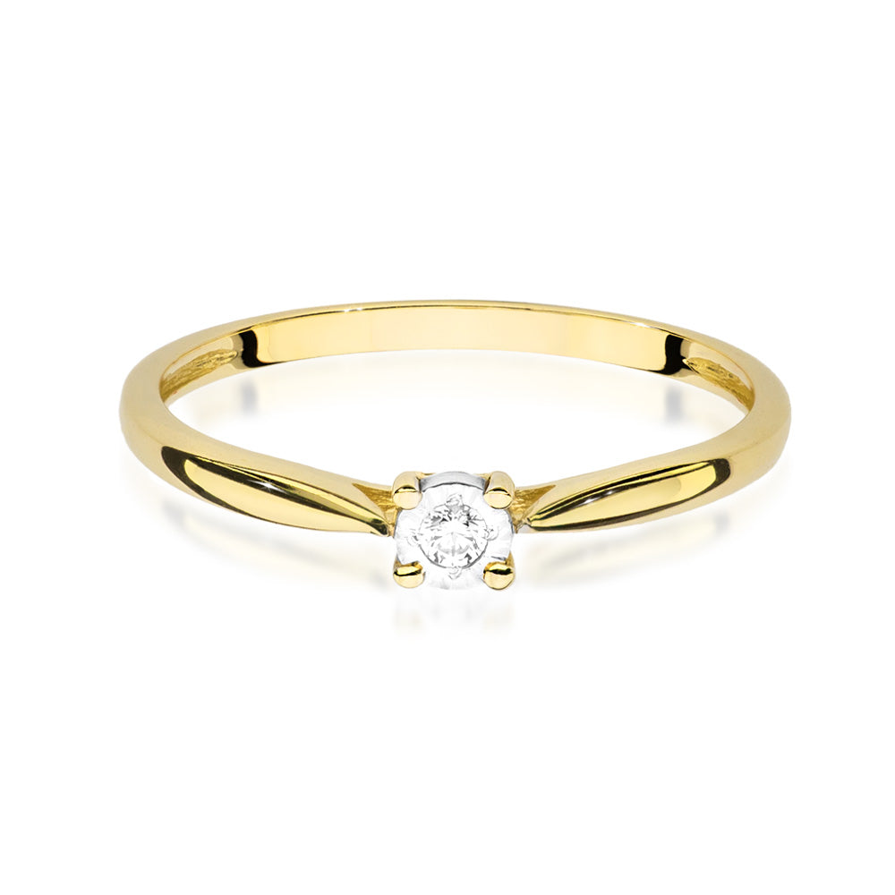 Dieser Verlobungsring besticht durch sein schlichtes und doch edles Design aus 585er Gold, gekrönt von einem funkelnden Diamanten. Ein Symbol für ewige Liebe und Hingabe.