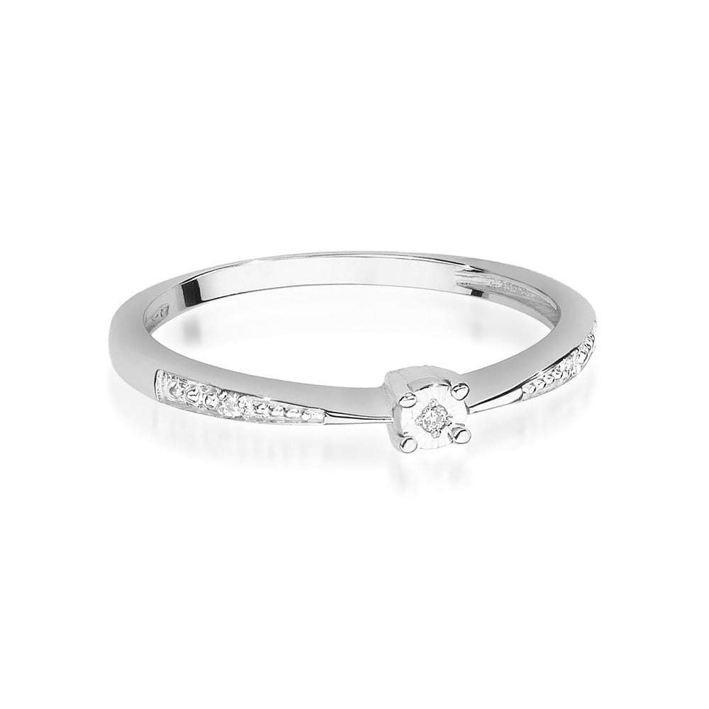 Tragen Sie diesen atemberaubenden Verlobungsring aus 14K Weißgold mit drei funkelnden Diamanten. Ein Symbol der Liebe und des Engagements, das für immer währt.