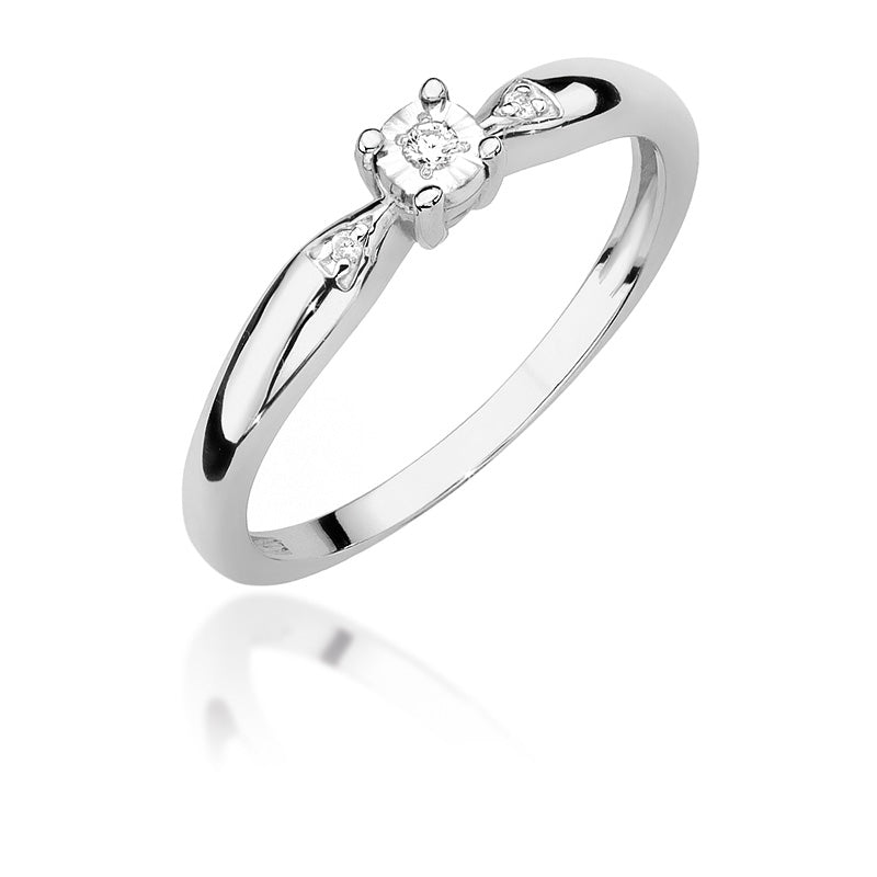 Der elegante Weißgold-Verlobungsring aus 585er Gold glänzt mit drei funkelnden Diamanten. Perfekt für einen unvergesslichen Heiratsantrag.