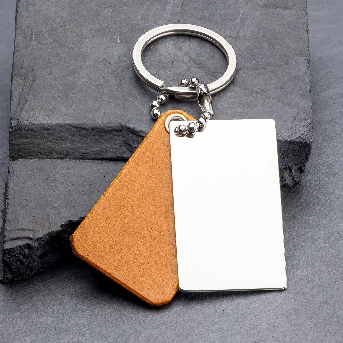 Cognac Leather Keyring: Your Daily Companion with a Personal Touch - seQua.Shop