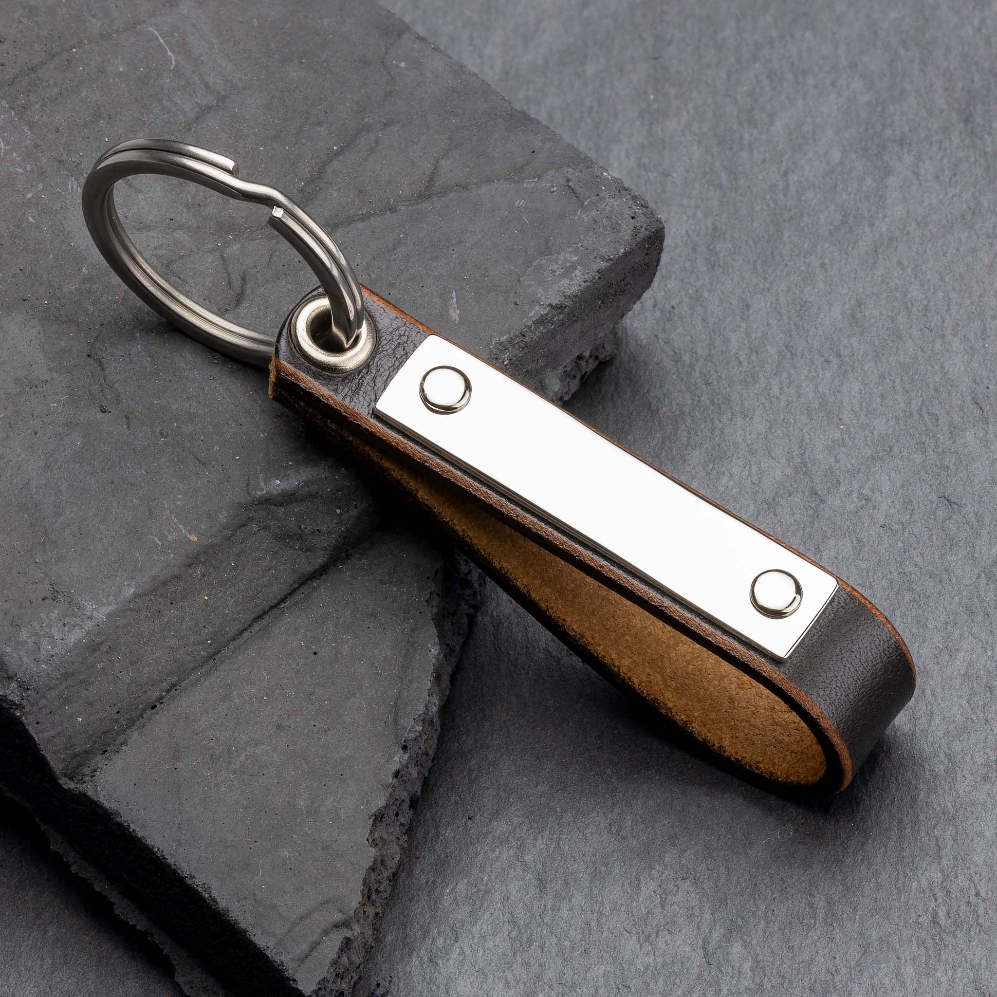 Elegante portachiavi in pelle PU con ciondolo a tema per Elegante portachiavi in pelle PU con ciondolo a tema per