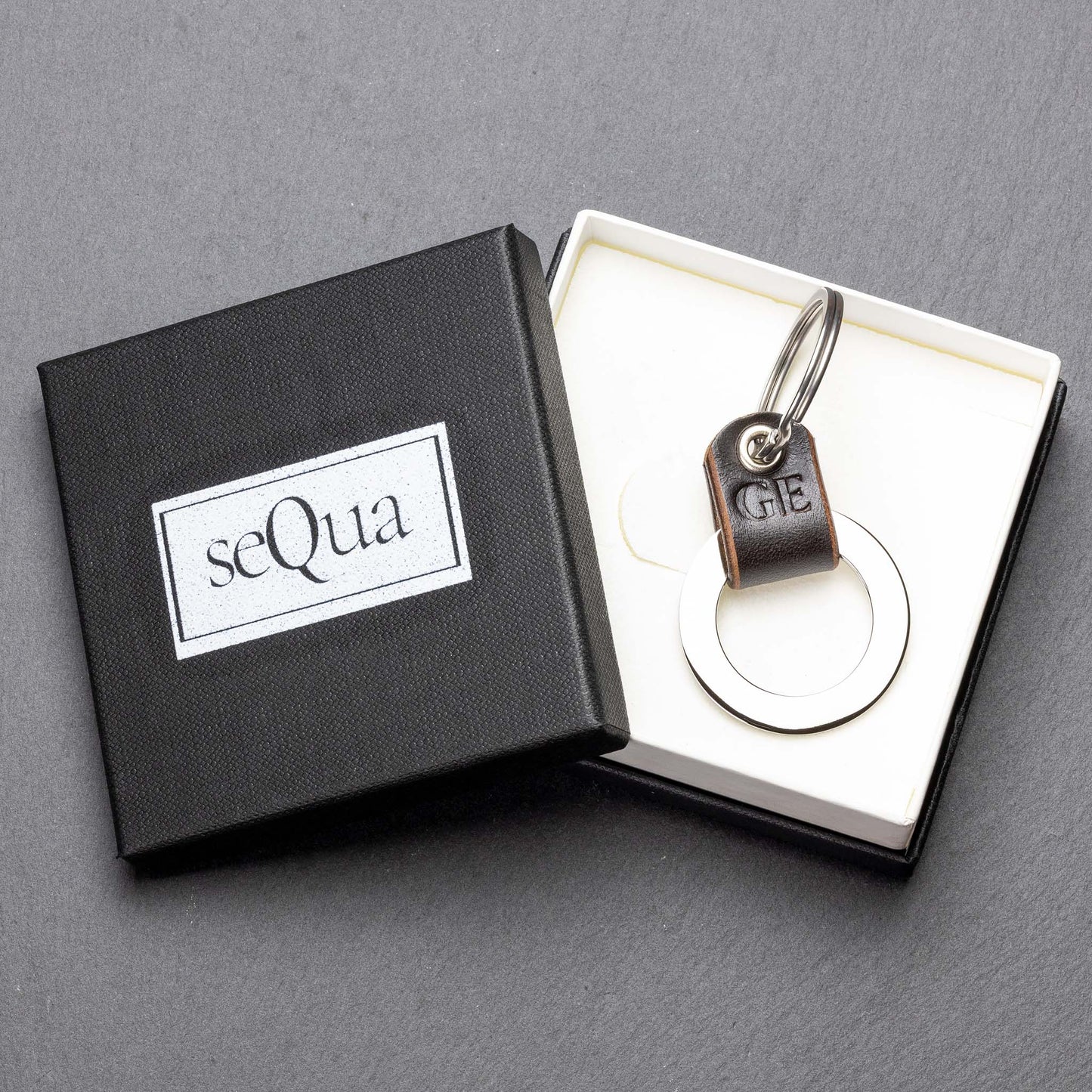 Dark Brown Leather Keyring: Personalised to Perfection - seQua.Shop