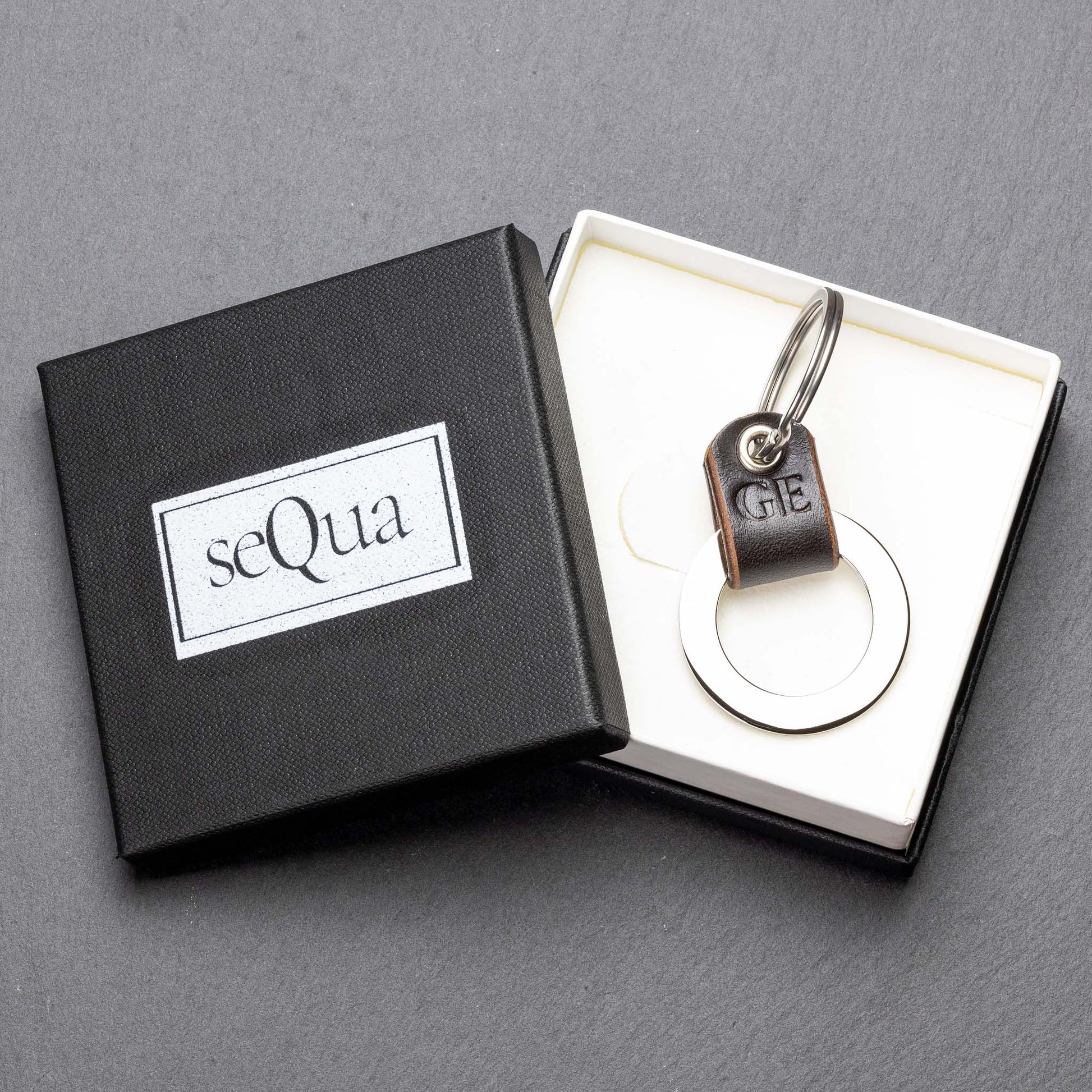 Dark Brown Leather Keyring: Personalised to Perfection - seQua.Shop