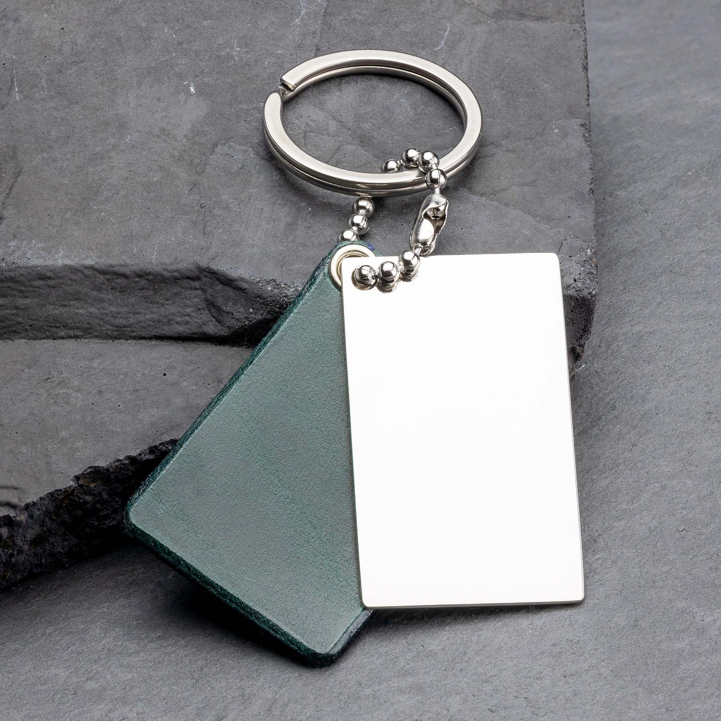 Personalisierter Dunkel Grün Leder Schlüsselanhänger - seQua.Shop