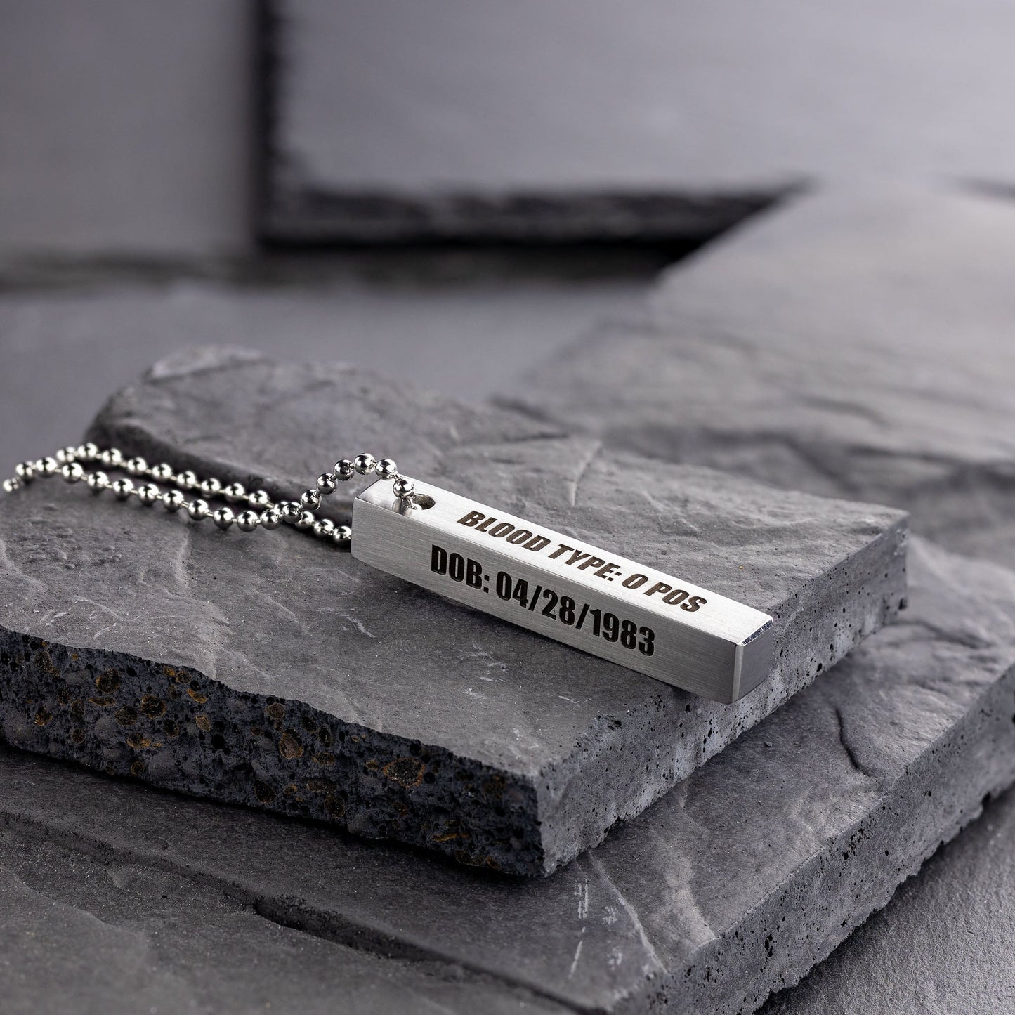 Sie können auch zusätzliche Informationen wie Ihren Namen, Ihr Geburtsdatum, Ihre Blutgruppe oder andere relevante medizinische Informationen auf den verbleibenden Seiten hinzufügen - seQua.Shop