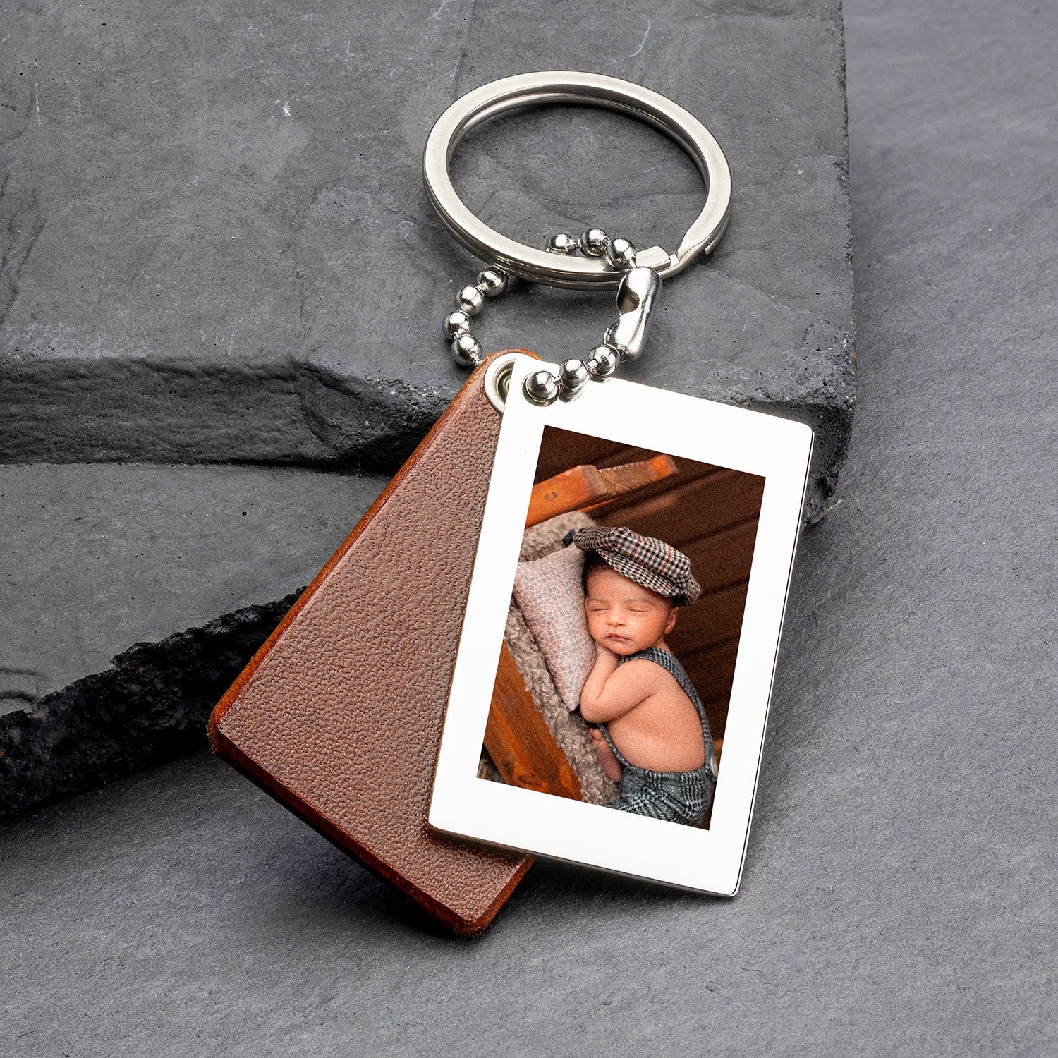 Schlüsselanhänger mit Foto und Gravur - Ein Unikat aus kastanienbraunem  Leder