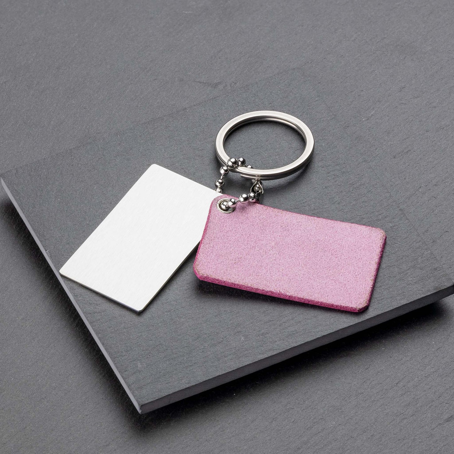 Pink Leather Keyring: Luxurious Elegance in Your Hands - seQua.Shop
