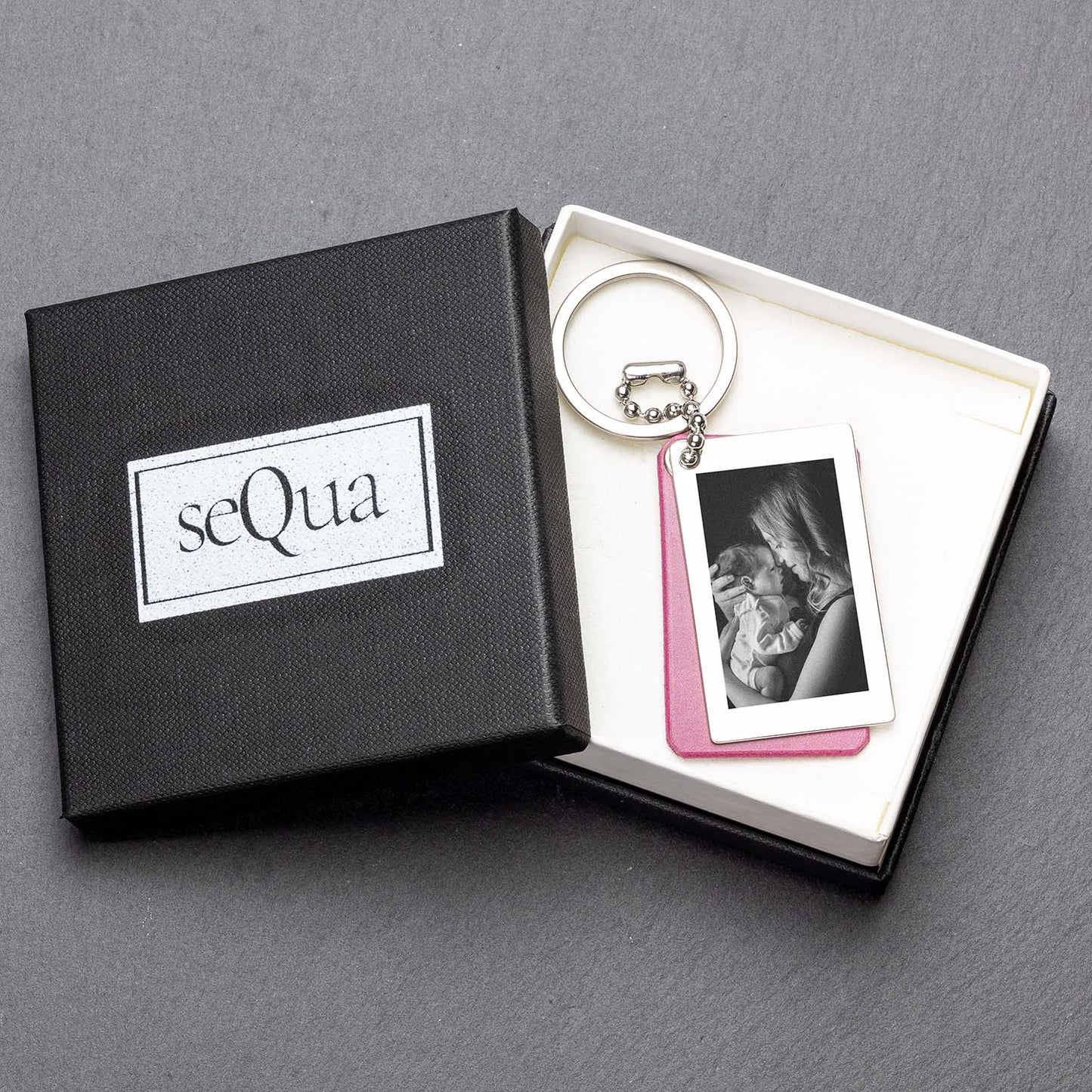 Fotoschlüsselanhänger aus rosa Leder – Eleganz und Individualität - seQua.Shop