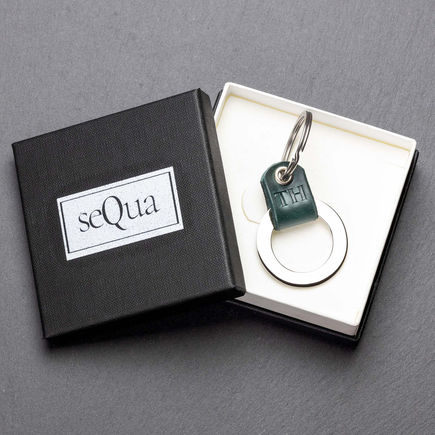 Premium Dark Green Leather Keyring with Personalised Monogram - seQua.Shop