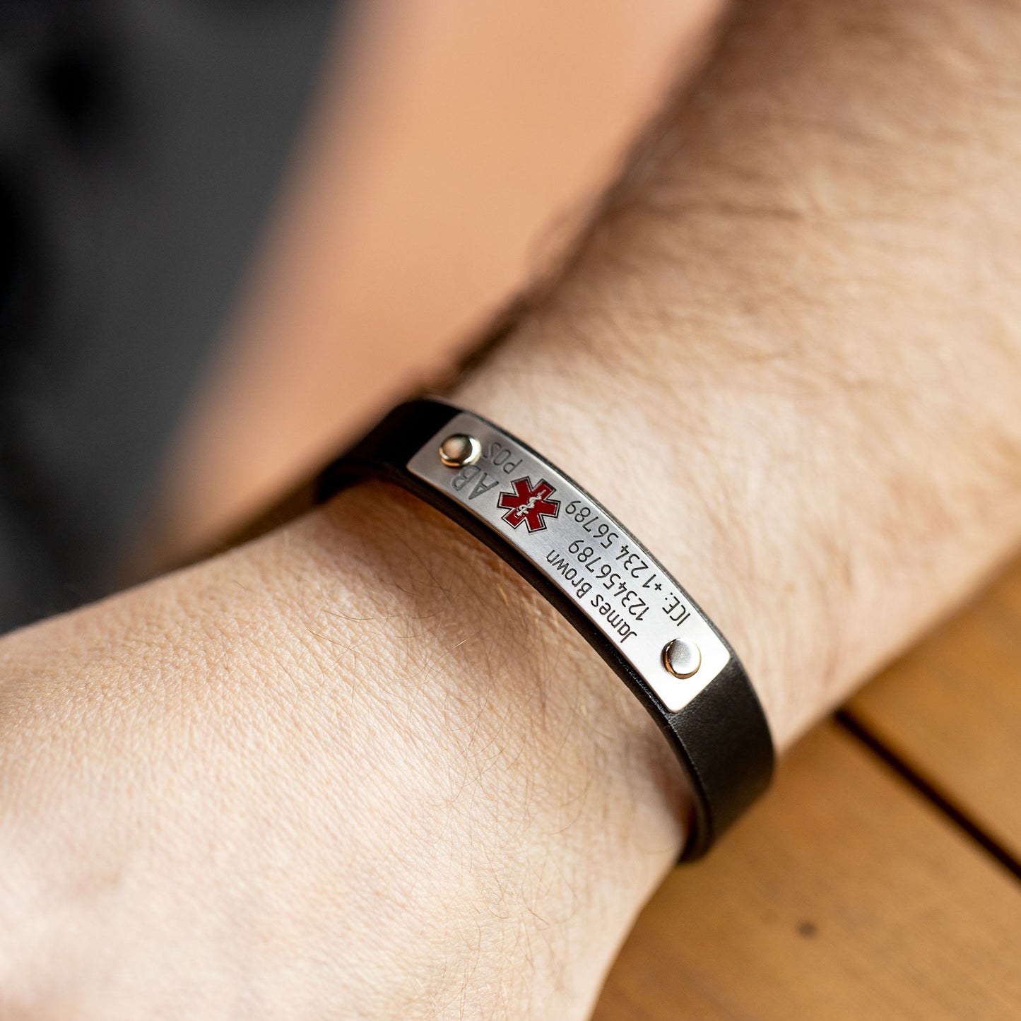 Titanium & Leather SOS Bracelet | 15-25cm - seQua.Shop