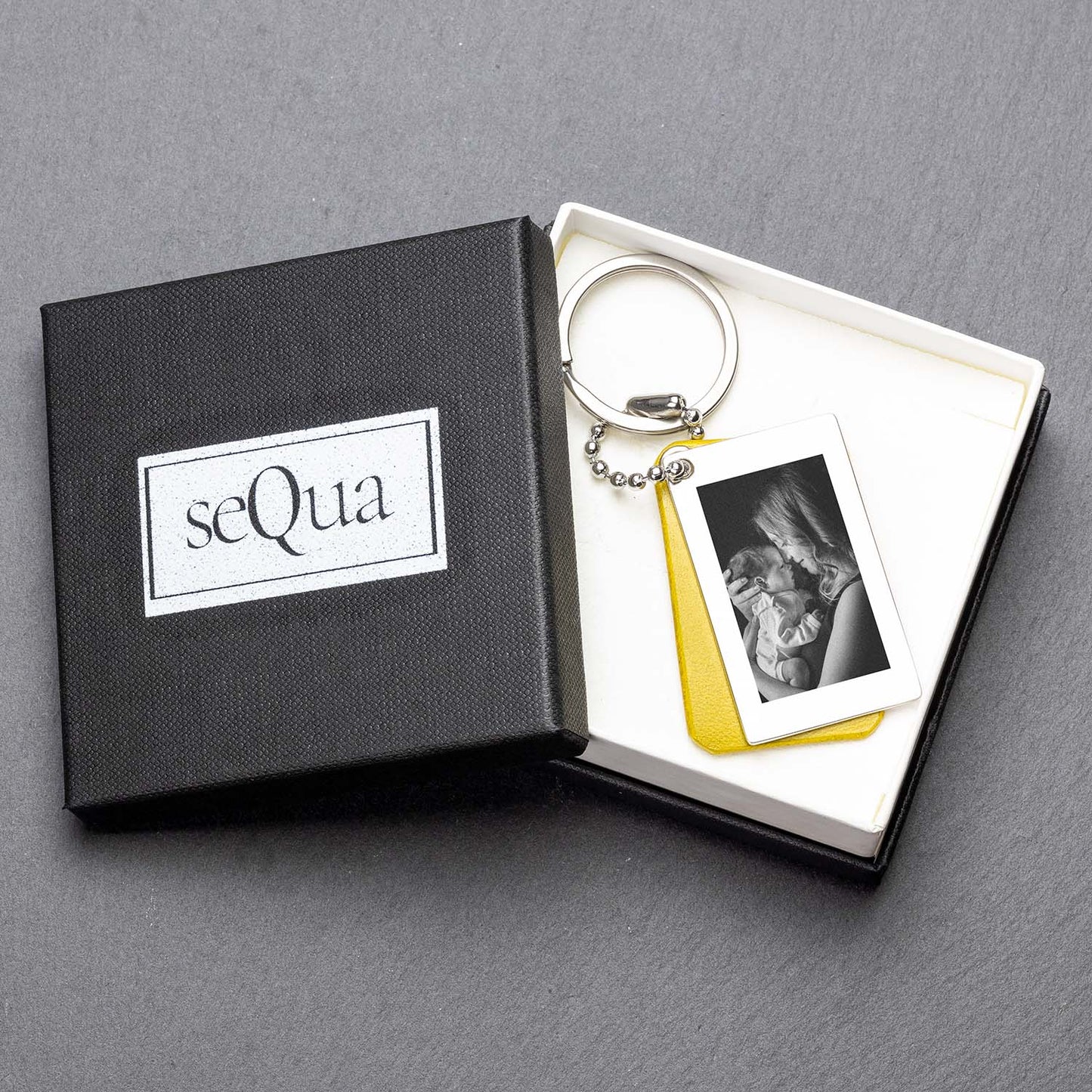 Schlüsselanhänger mit Foto in Gelbem Leder - Ihr Bild, Unsere Handwerkskunst - seQua.Shop
