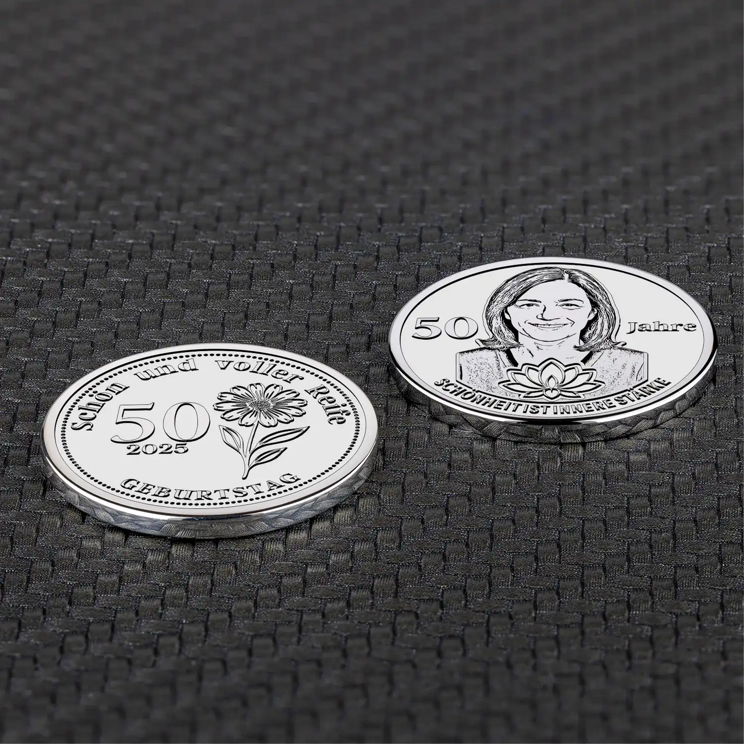 Individuelle Geburtstagsmünze aus Silber mit Zahl 50 und Wunschtext