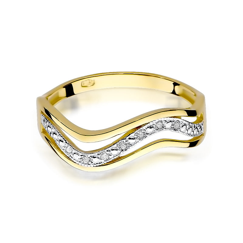 Nahaufnahme eines Verlobungsrings aus Gold 585, der ein wellenförmiges Design und funkelnde Diamanten zeigt. Der Ring liegt auf einer weißen Oberfläche.