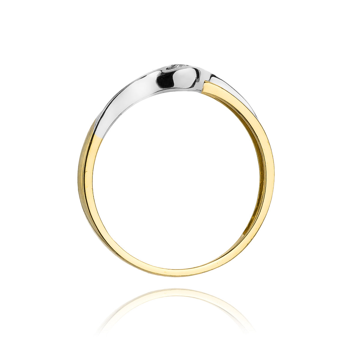 Obere Ansicht eines Verlobungsrings aus Gold 585 mit einem Diamanten von 0,04 Karat. Der Ring zeigt ein elegantes und modernes Design mit einem zentralen Diamanten.