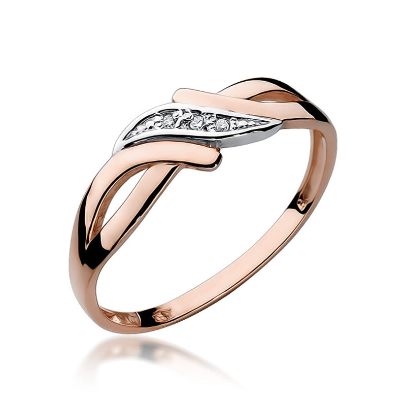 Ein eleganter Roségoldring mit einem geschwungenen Design und funkelnden Diamanten, seitlich abgebildet.