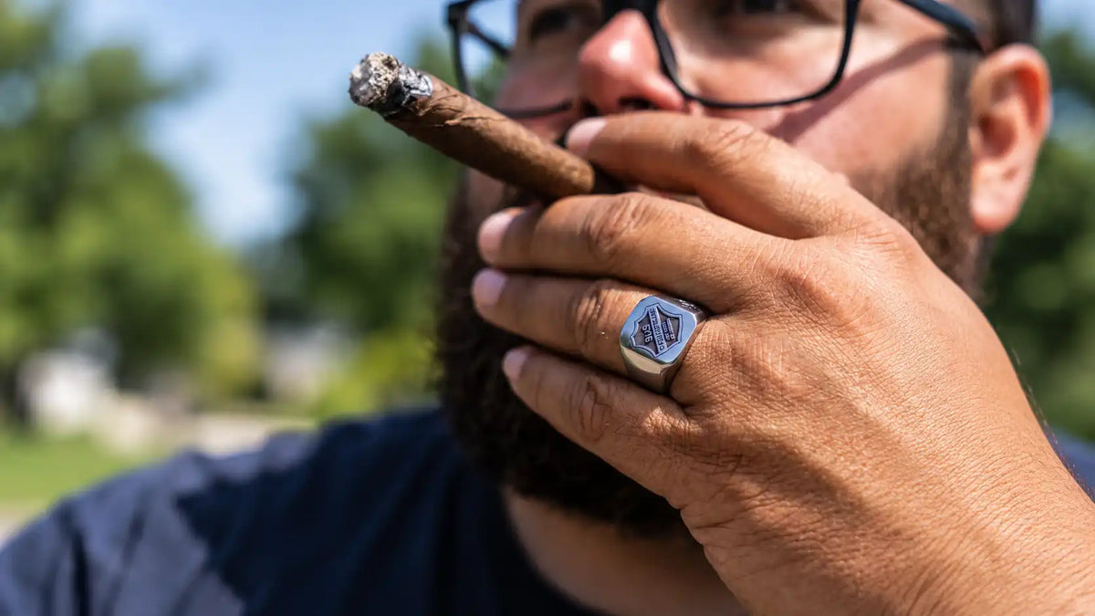 Siegelring am Ringfinger getragen – Kundenfoto