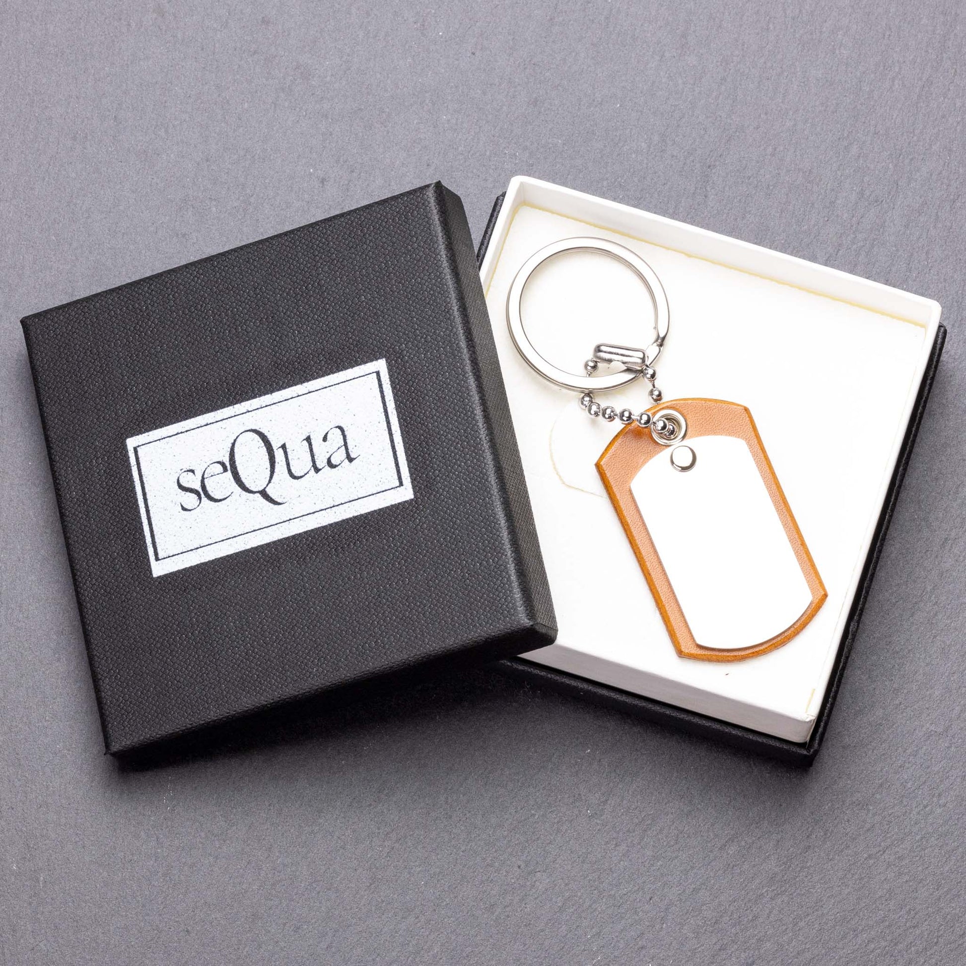 Cognac Leather Keyring – The Perfect Personalised Gift - seQua.Shop