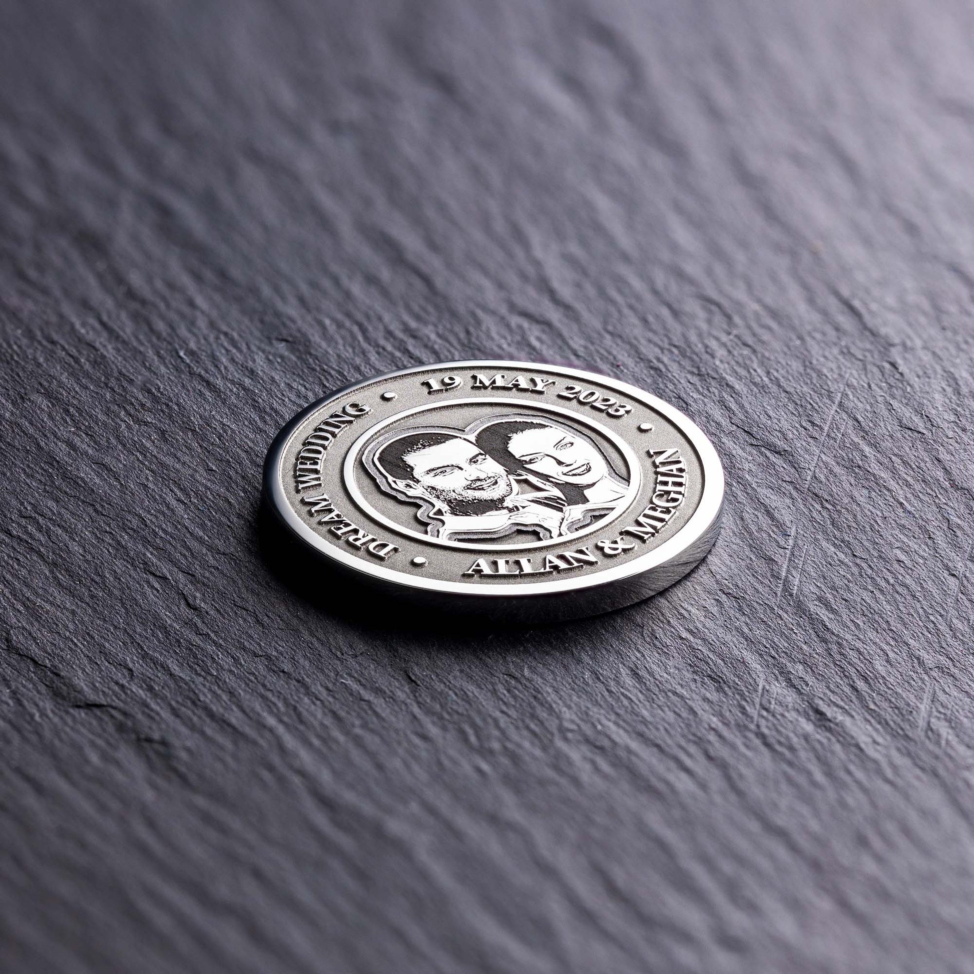 Individuelle Münze für Ihren besonderen Tag Hochzeitsgeschenk mit einer personalisierten Münze