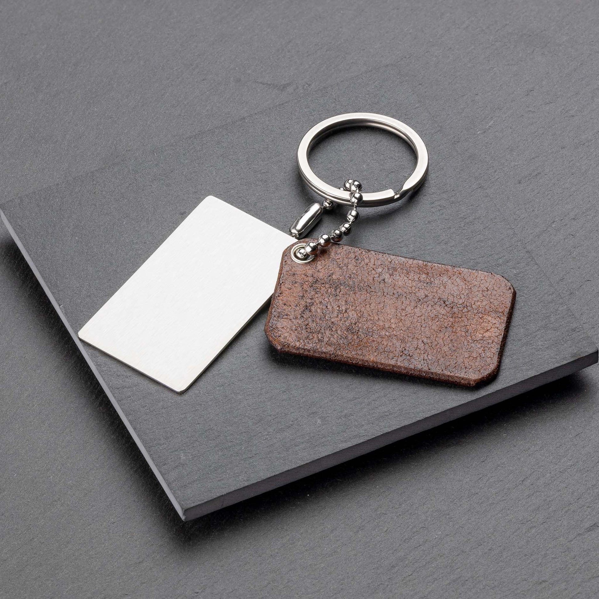 Dark Brown Keyring: The Pinnacle of Chocolate Brown Leather Craftsmanship - seQua.Shop