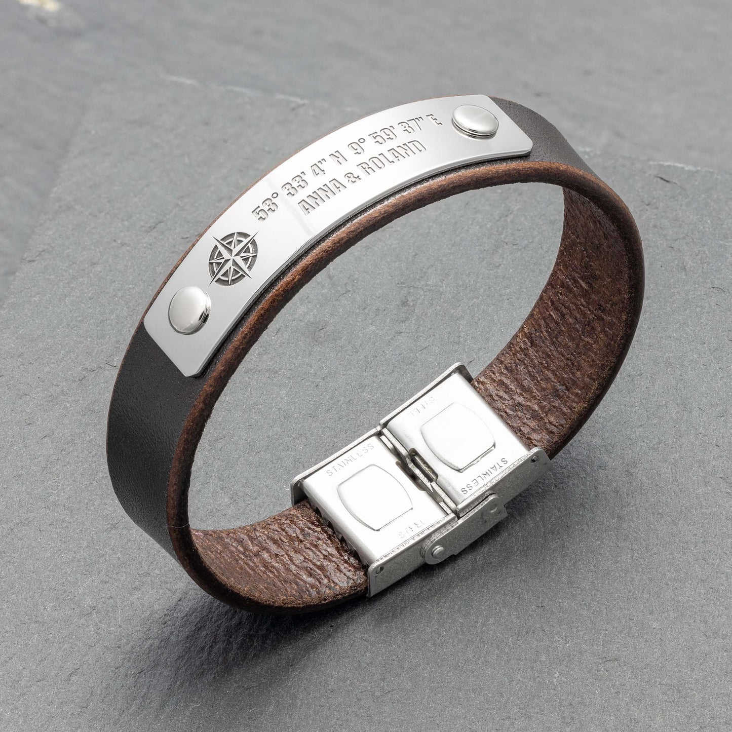 Armband mit Gravur: Hergestellt aus Titan und Leder - seQua.Shop