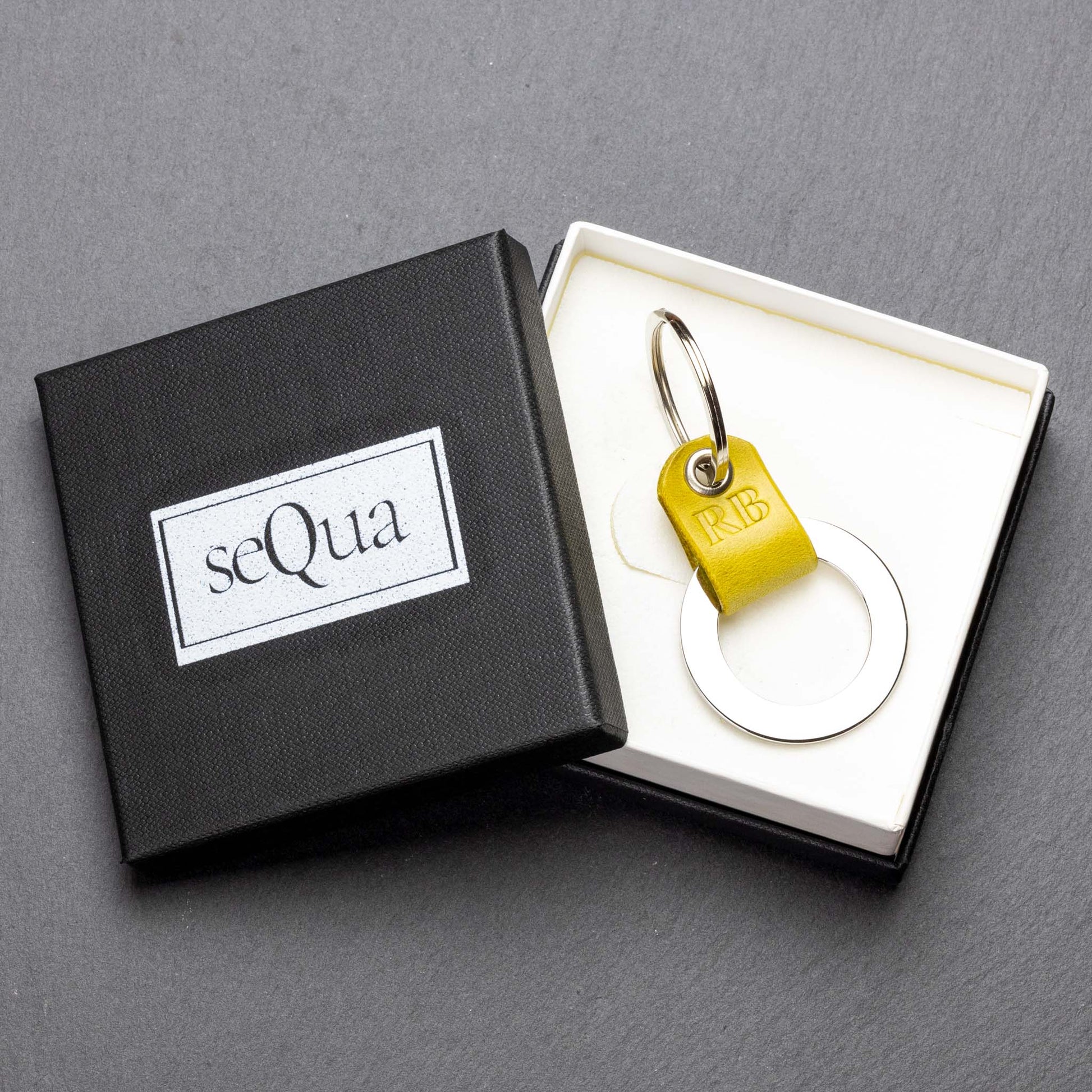 Personalised Leather Keyring: The Perfect Yellow Custom Keyring - seQua.Shop