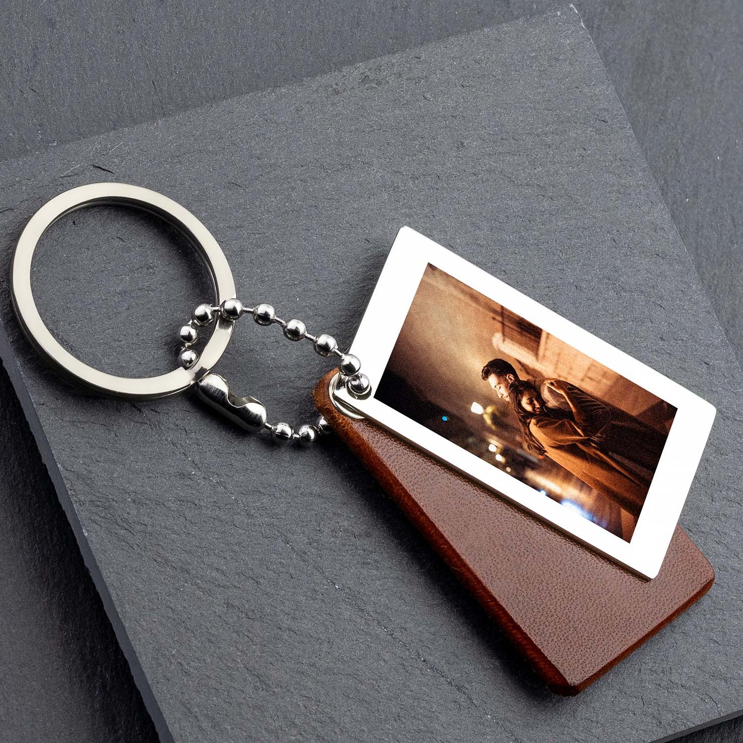 Photo Engraved Keyring - A Unique Piece in Chestnut Brown Leather - seQua.Shop