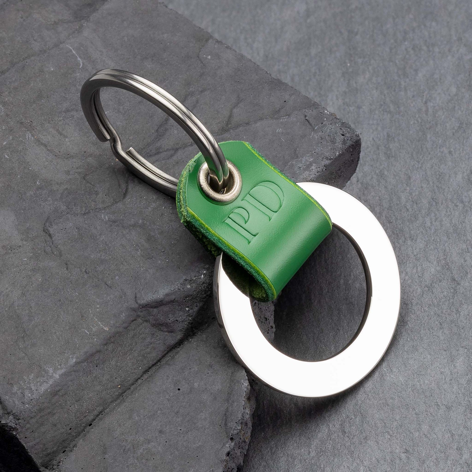 Personalisierter Schlüsselanhänger aus Grün Leder - seQua.Shop