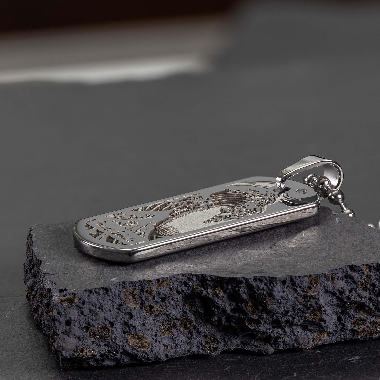 Unforgettable Nautical Gift for Sailors: The Custom Tsunami Pendant - seQua.Shop