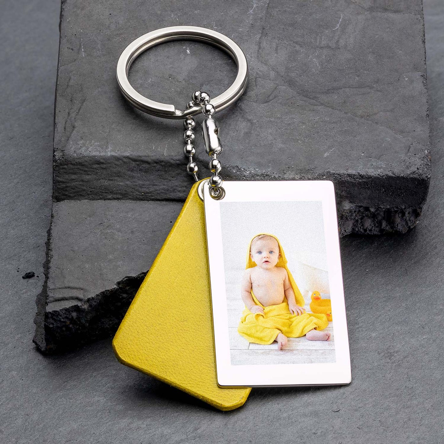 Fotoschlüsselanhänger in Gelbem Leder - Personalisiert mit Ihrem Bild - seQua.Shop